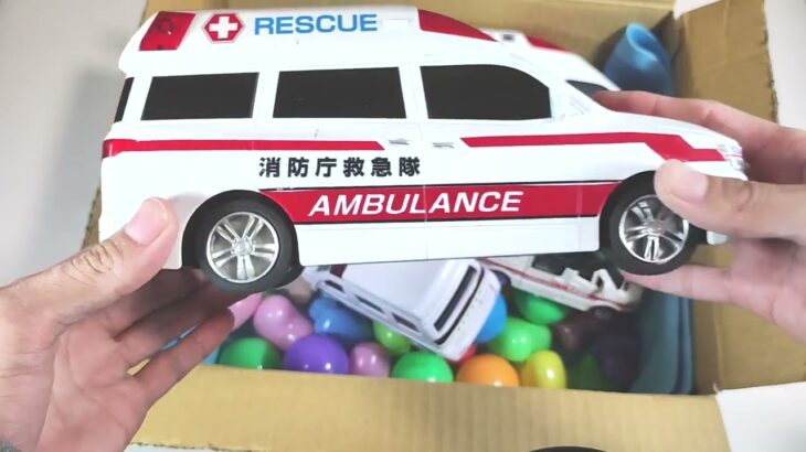救急車のミニカー走る！緊急走行テスト！坂道走行です☆ Ambulance minicar runs in an emergency with sirens sounding!