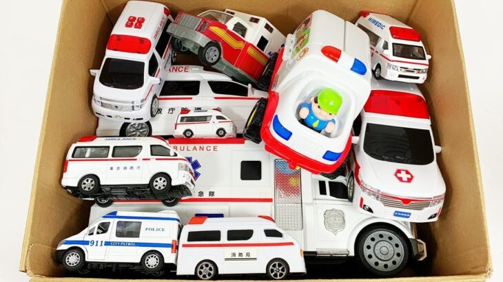 救急車のミニカー走る緊急走行テスト坂道走行です Ambulance minicar runs in an emergency with sirens sounding