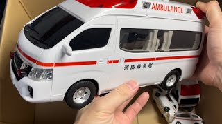 【救急車】トミカ🚑はたらくくるまがサイレン鳴らして坂道緊急走行するよ！emergency run on a slope with a siren sounding.