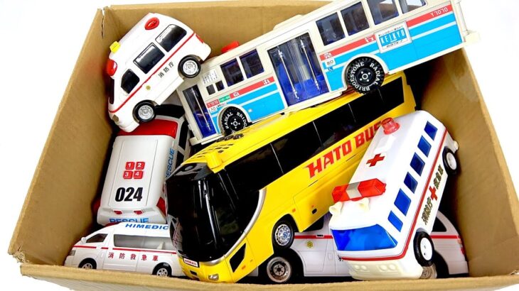 救急車とバスのミニカーが走る！サイレンあり！緊急走行テスト