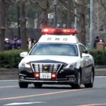 被疑者を東京地方裁判所へ連行！警視庁第一自動車警ら隊のパトカーが皇居前をサイレン吹かし緊急走行！