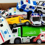 救急車パトカー消防車をチェック! 坂道を緊急走行するよ! Check out ambulance policecar bump truck! run on the slope.