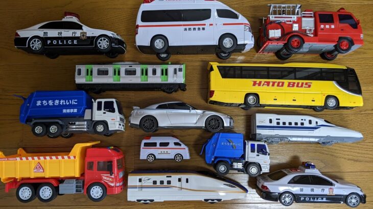 Various toy cars and toy trains will make an emergency run on the slope! 色々な車のおもちゃと電車のおもちゃが坂道を緊急走行！