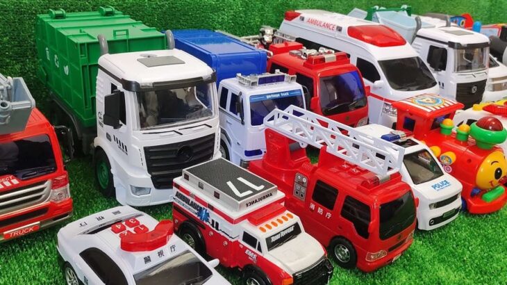 救急車や消防車、働く車が坂道を緊急走行するよ!!#おもちゃ #ミニカー #車 #takaratomy #はたらくくるま
