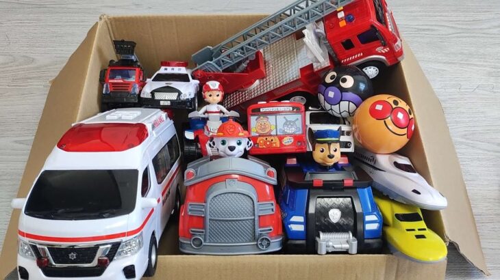 救急車や消防車、働く車が緊急走行するよ🚒🚑🚗#おもちゃ #ミニカー #車 #はたらくくるま #takaratomy #minicar