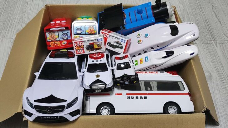 救急車やパトカー、働く車が坂道を緊急走行するよ!!🚓🚑#おもちゃ #ミニカー #車 #はたらくくるま #takaratomy #minicar