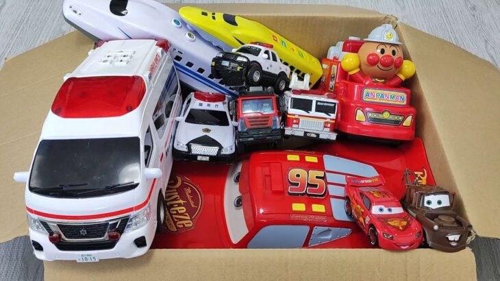 救急車や消防車、働く車をチェックして坂道を緊急走行させるよ🚑🚒🚓#おもちゃ #はたらくくるま #ミニカー #車 #takaratomy #minicar