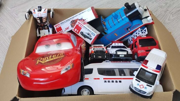消防車や救急車、働く車を緊急走行させてみよう!!#おもちゃ #ミニカー #車 #takaratomy #はたらくくるま #minicar