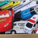 救急車や新幹線、働く車が坂道を緊急走行するよ🚗🚅#おもちゃ #ミニカー #車 #takaratomy #はたらくくるま #minicar