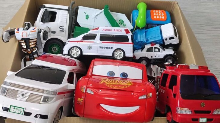 救急車、消防車やパトカーが坂道を緊急走行!! #おもちゃ  #ミニカー #車 #はたらくくるま