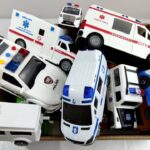 救急車を箱にまとめ､坂道を走らせた! 緊急走行テスト | “Ambulance” Mini police car runs in anemergency. Slope driving test