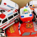 救急車ミニカーが走る☆坂道走行！緊急走行テスト！Ambulance miniature car runs☆ Slope driving! Emergency driving test!