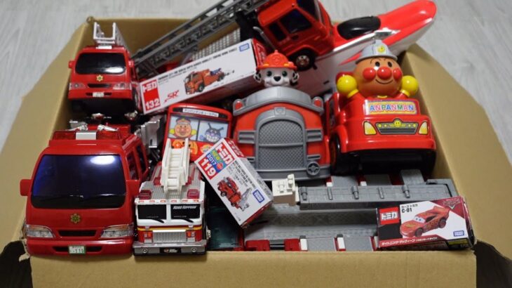 消防車やパトカー、働く車を坂道で緊急走行させたよ🚒🚓🚑#おもちゃ #はたらくくるま #ミニカー #minicar #救急車
