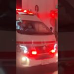 所沢中央病院に緊急走行で到着する埼玉西部消防局日産パラメディック救急車