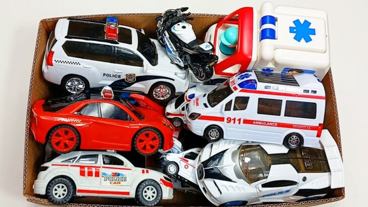 救急車のミニカー走る！ 緊急走行テスト。🚓 Police Car , 🚑 Ambulance Car , 🚒 Fire Truck etc. road with the horn । Part-82