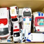 救急車のミニカーが走る！緊急・坂道走行のテストです！☆A miniature ambulance car runs! Emergency hill driving test!