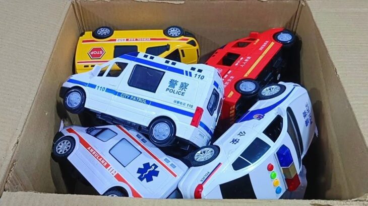 救急車のミニカー走る！緊急走行テスト！坂道走る☆Ambulance minicar runs in an emergency! Slope driving test