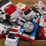 たくさんの救急車とThomasやcarsが大集合⭐︎坂道緊急走行テスト⭐︎A huge collection of toy cars for toddlers and children!