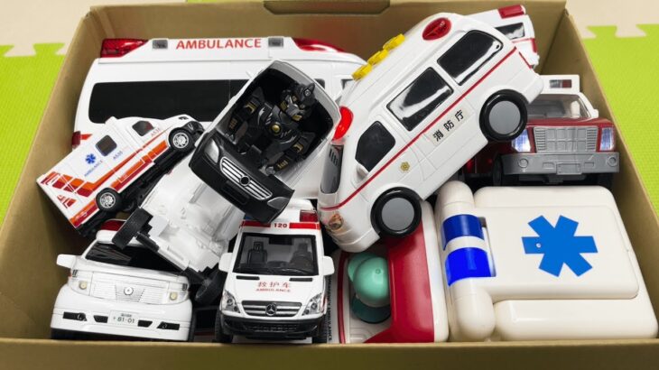 救急車のミニカー走る。坂道緊急走行テスト。サイレン鳴る！A miniature ambulance runs. An emergency run test on a hill.The siren！