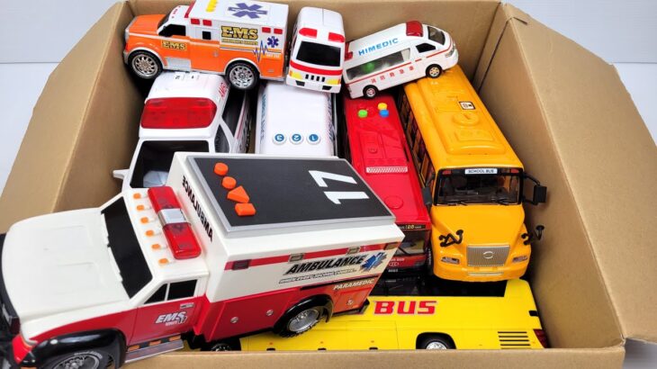 救急車とバスのミニカーが走る！緊急走行！坂道走行。Ambulance and Bus miniature cars run! Emergency driving! Hill driving