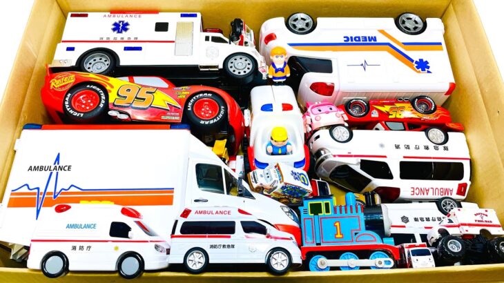Ambulance miniature car runs! Emergency driving test ｜玩具ライブ！救急車のミニカー走る🚑緊急走行テスト🌟坂道走る｜