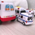 救急車のミニカー走る！緊急走行テスト。坂道走る☆Ambulance minicar runs in an emergency! Slope driving test