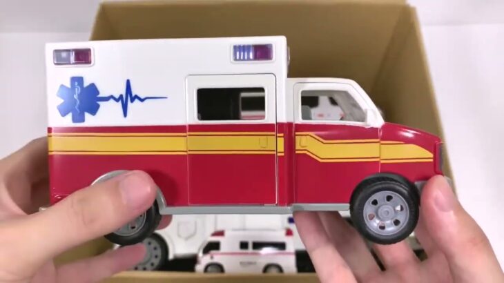 救急車のミニカー走る！緊急走行テスト。坂道走る☆Ambulance minicar runs in an emergency! Slope driving test