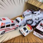 Ambulances and police cars on emergency duty!救急車とパトカーが箱に向かって緊急走行！