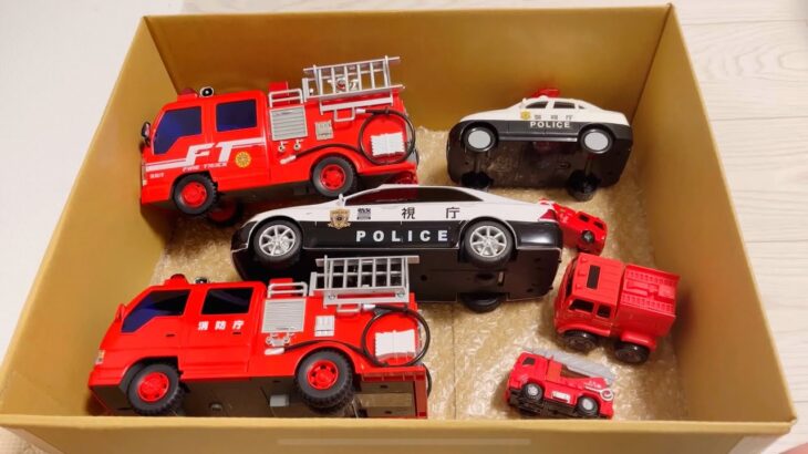 消防車のミニカー、パトカーのミニカーをチェックして坂道で緊急走行テスト！Test drive a fire truck and a police car miniature down a slope!