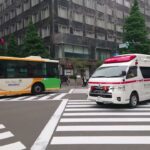 救急車　緊急走行！