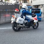 デリバリーバイクが歩行者ガン無視で通過！！白バイに捕まる瞬間！•高齢ドライバーが白バイから逃走！？•白バイが張る交差点で信号無視•2台の白バイが違反車を猛追！！【白バイ取り締まり特集】