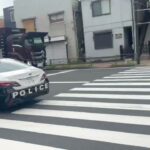 【緊急走行】神奈川県警察220系クラウンパトカーサイレン鳴らし現場へ急行！！