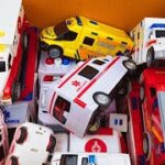 救急車のミニカー走る。緊急走行テスト。坂道走行です☆ Ambulance miniature car runs with sound in case of emergency!