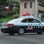 パトカーが緊急走行で交通事故現場に急行する　Japanese_policecar