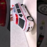 救急車ミニカーが走る！緊急走行テスト！坂道走る｜Ambulance miniature car runs! Emergency driving test! With siren