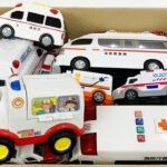 救急車パトカー消防車のミニカーが走る走る！坂道を緊急走行テスト Ambulance police car Minicar of fire truck run run! Slope drive test