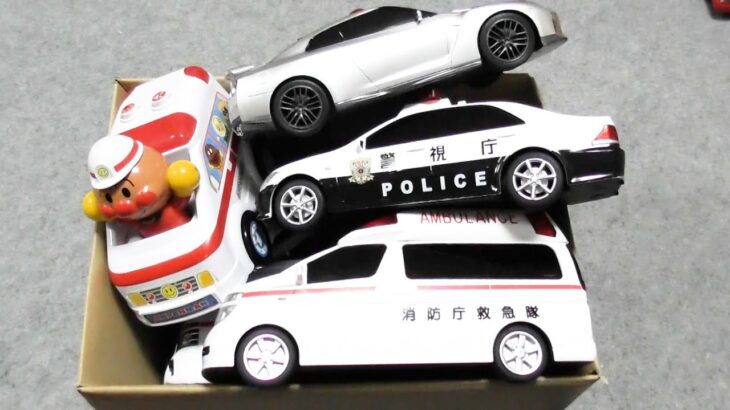 救急車、ストレッチャー走る！緊急走行！サイレン鳴る☆Ambulances and stretchers rushing! Emergency driving! Sirens blaring.