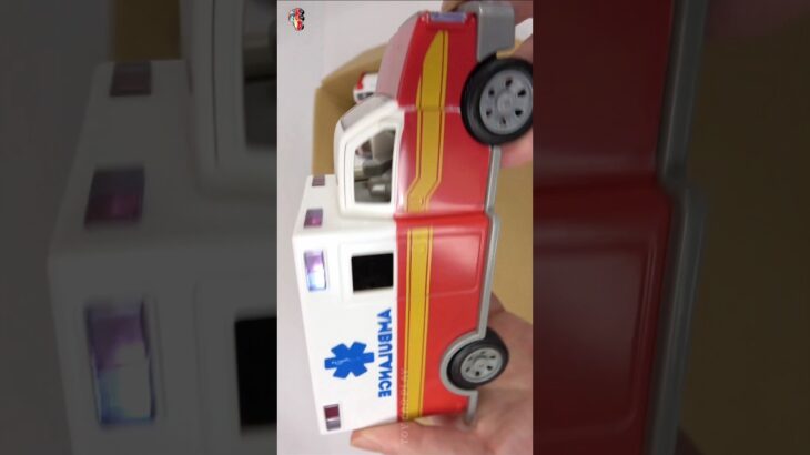 救急車とバスのミニカーが走る！サイレンあり！緊急走行 #shorts #ambulance