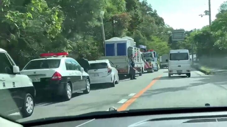 🚨事故で交通整理をする警察官🚨パトカー🚨赤色灯🚨兵庫県警🚨