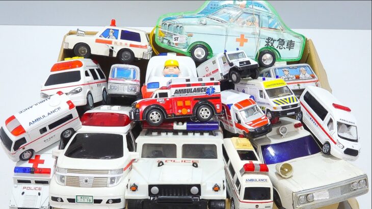 救急車ミニカーが坂道を走る！サイレンならして緊急走行♪A miniature ambulance car runs on a slope!