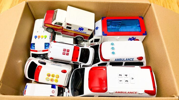 救急車の大小様々なミニカーが走る！サイレンあり！坂道で緊急走行☆ Ambulance Minicars of various sizes run.