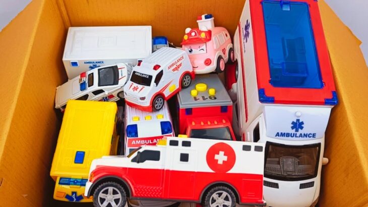 救急車の大小様々なミニカーが走る！サイレンあり☆坂道で緊急走行☆ Ambulance Minicars of various sizes run.