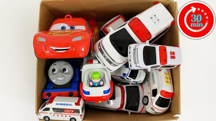 救急車！おもちゃ！ミニカーが走る！緊急走行☆サイレンあり☆Ambulance! Toy! Mini car runs! Emergency driving ☆ With siren