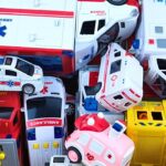 救急車とバスのミニカーが走る！サイレンあり！緊急走行テスト！Ambulance and bus miniature cars run! Emergency driving test!