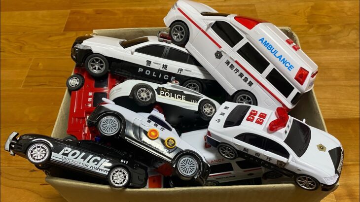 パトカーと救急車のミニカーが走る！サイレンあり！緊急走行テスト　Ambulance and police car toys running with sirens blaring