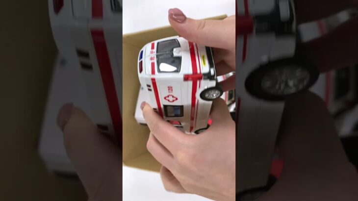 救急車ミニカーが走る！坂道緊急走行テストします！サイレン Ambulance miniature car runs! Emergency driving test with siren