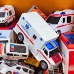 救急車のミニカー走る。緊急走行テスト☆坂道走行です｜ Ambulance miniature car runs with sound in case of emergency!