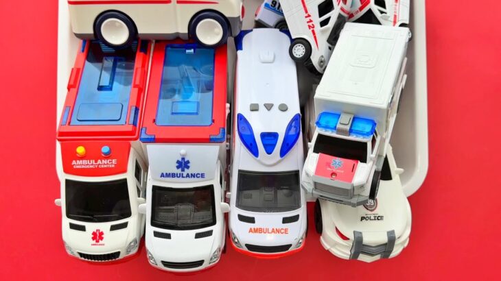 Emergency Run! Miniature Ambulance Car Races Downhill | 緊急走行！ミニチュア救急車がダウンヒルレース