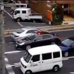 覆面パトカー　緊急走行　赤色灯2個