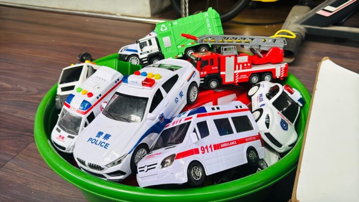 救急車のミニカー走る！緊急走行テスト。坂道走る☆Ambulance minicar runs in an emergency! Slope driving test